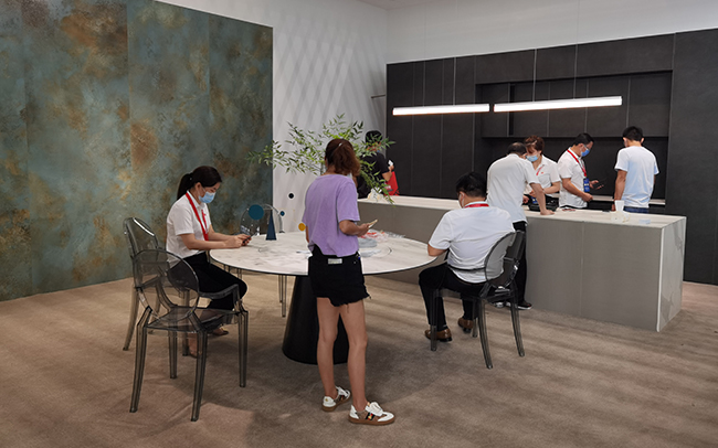 广州建博会 | Laminam by 康建家居：未...